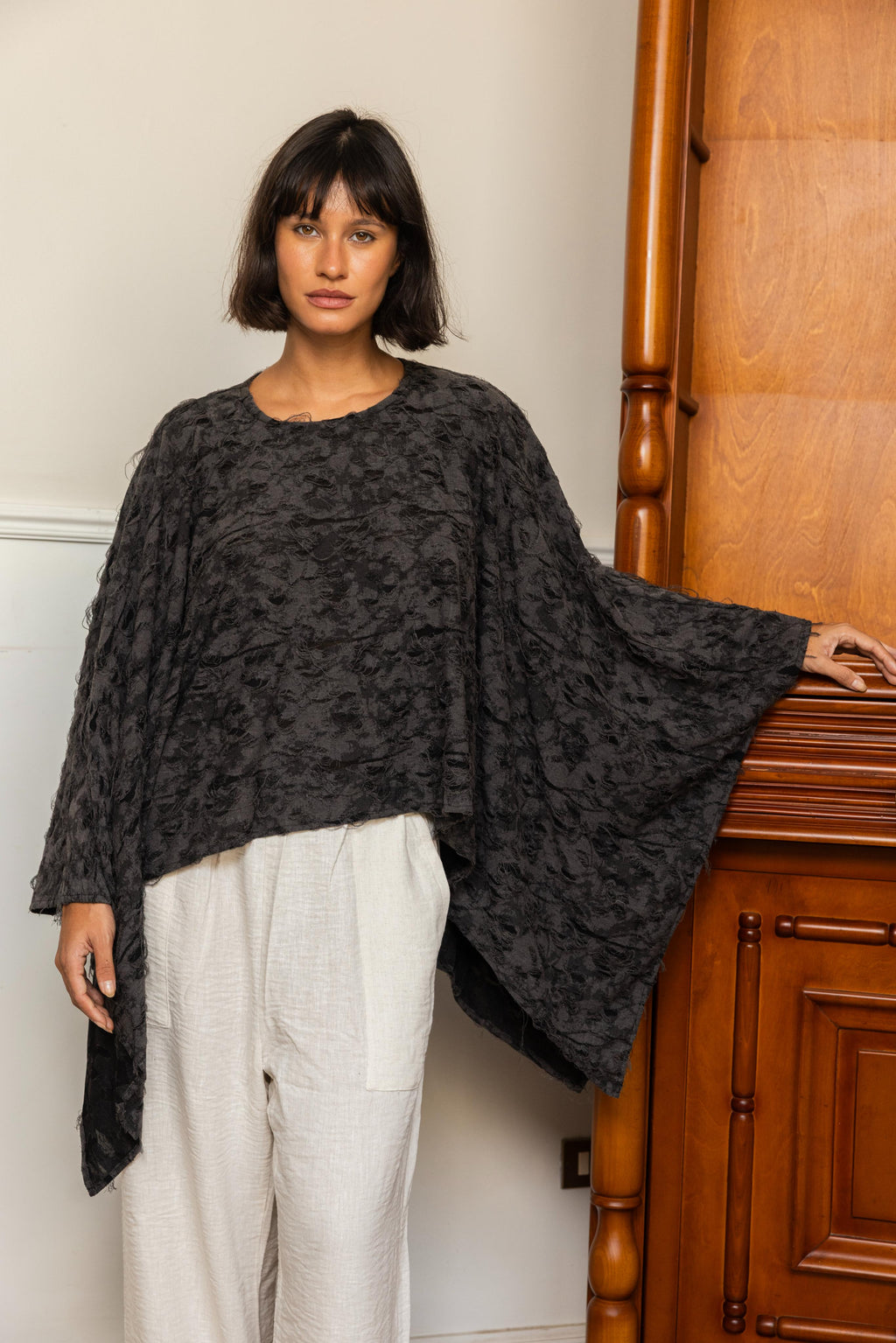 Wild Weave Poncho - Dark Gray