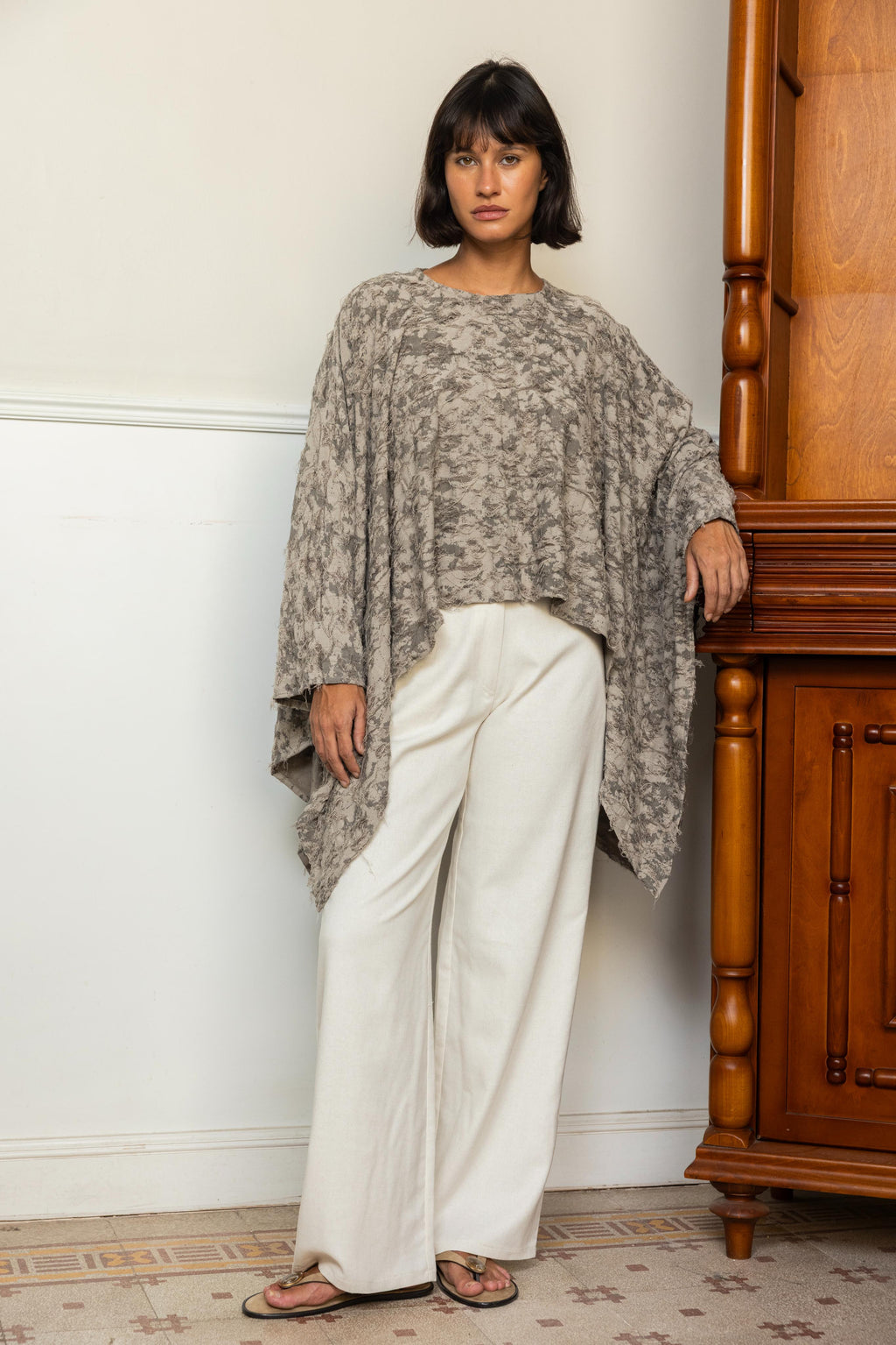 Wild Weave Poncho - Light Gray