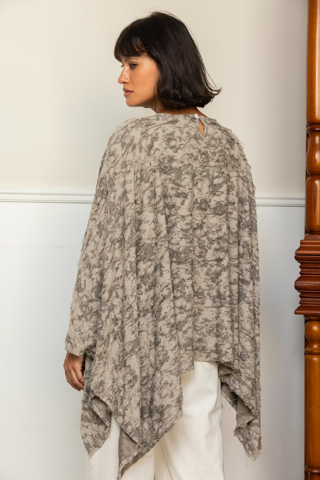 Wild Weave Poncho - Light Gray