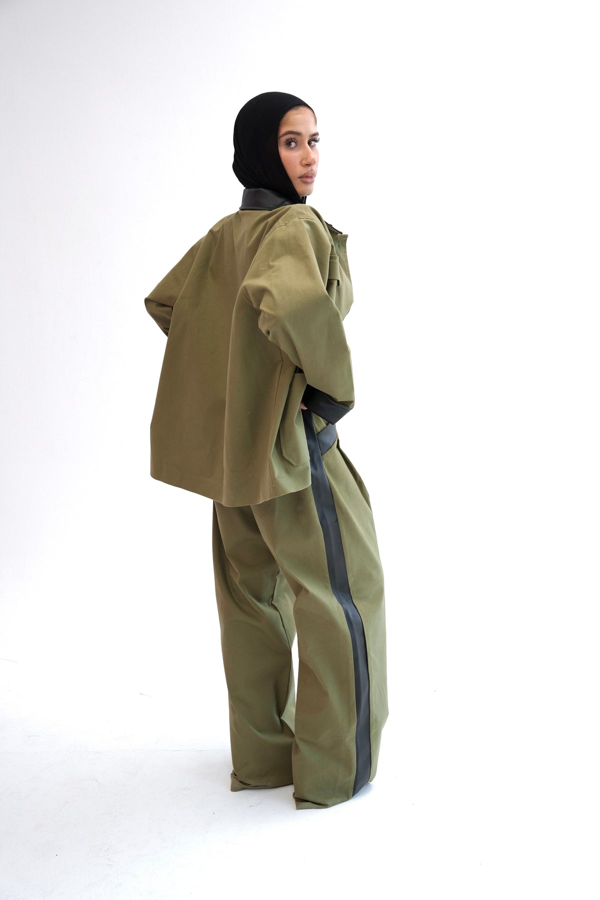 The Contrast Jacket - Army