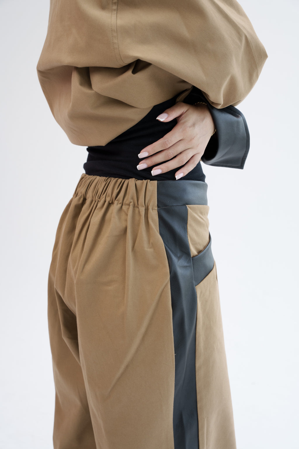 The Contrast Pants - Camel