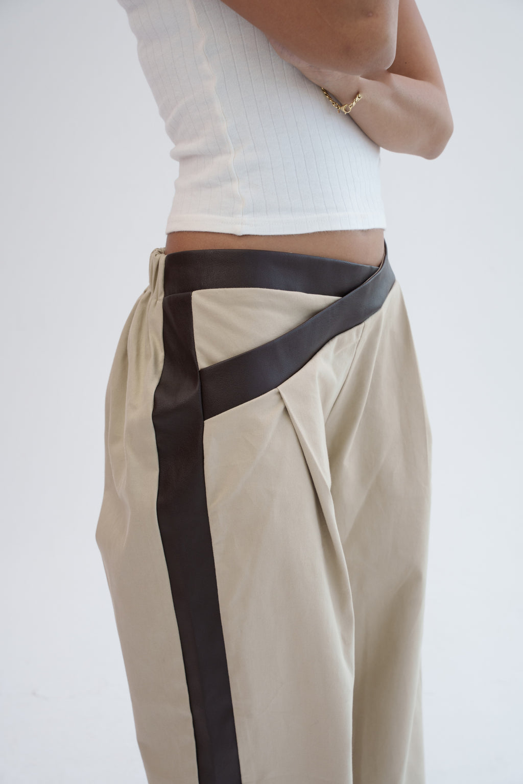 The Contrast Pants - Beige