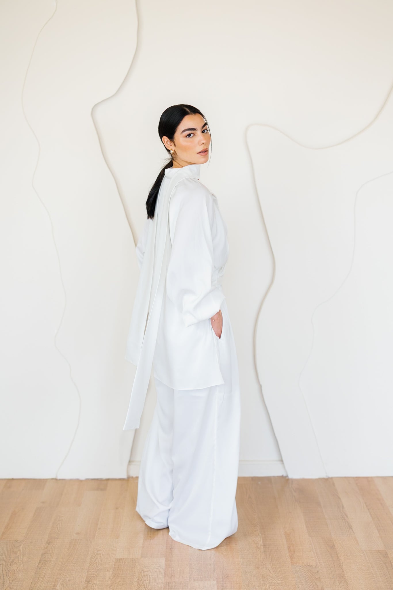 The Lune Set - White